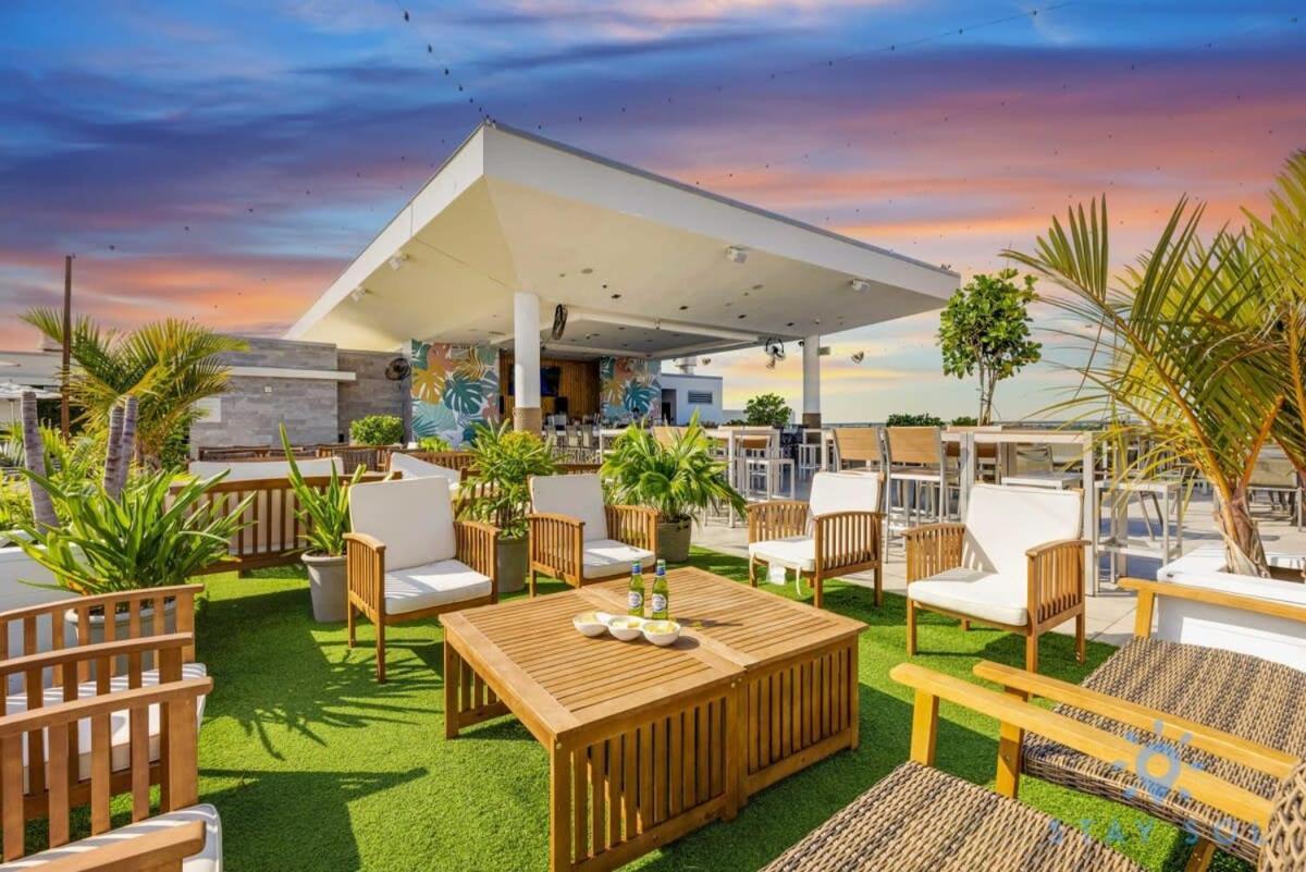 Best Stay - Rooftop Pool - Hollywood Beach Board - Walk Exterior photo
